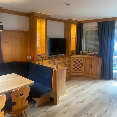 Haus Almweg Apartman *